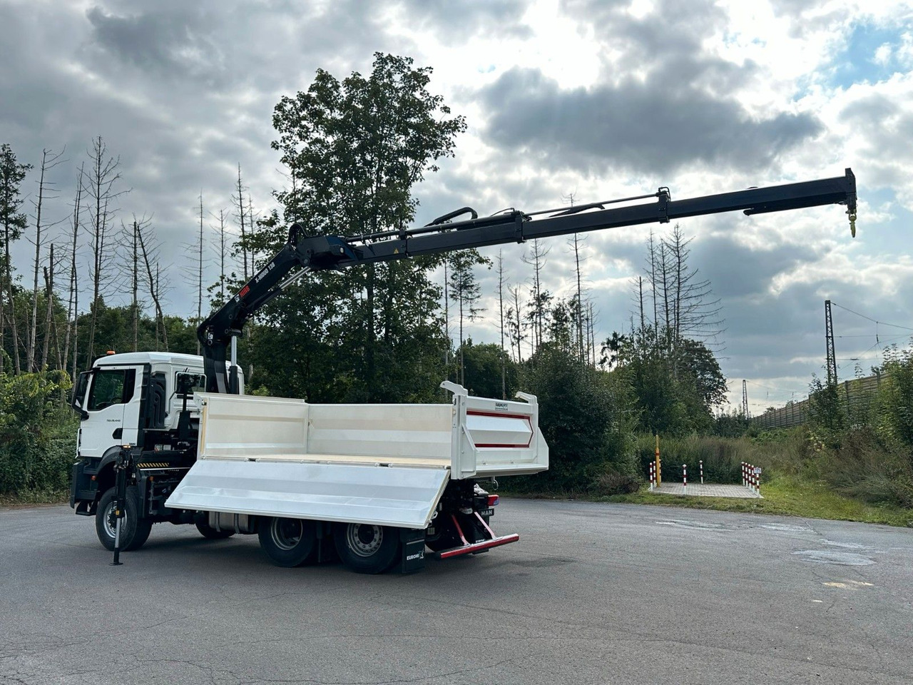 Kipper, Autokran MAN TGS 28.440 6x4-4/3-Seiten- Kipper / Hiab 138-3: das Bild 17