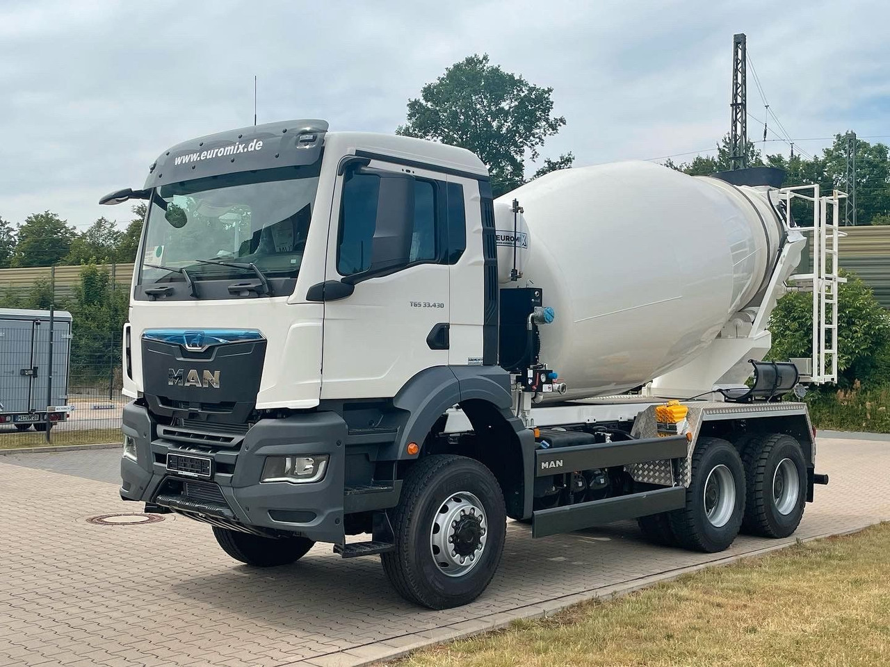 MAN TGS 33.440 / 6X6 Euro6e Euromix MTP EM 7 L - Fahrmischer: das Bild 2 MAN TGS 33.440 / 6X6 Euro6e Euromix MTP EM 7 L - Fahrmischer: das Bild 2