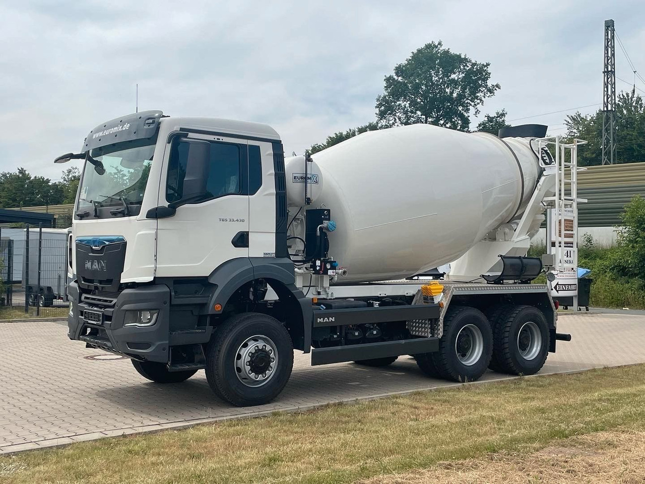 MAN TGS 33.440 / 6X6 Euro6e Euromix MTP EM 7 L - Fahrmischer: das Bild 3 MAN TGS 33.440 / 6X6 Euro6e Euromix MTP EM 7 L - Fahrmischer: das Bild 3