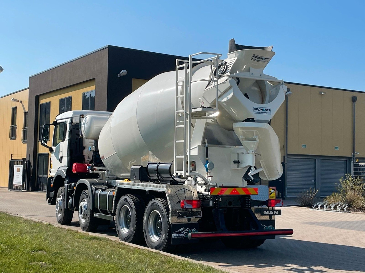 MAN TGS 35.520 8x4 /Euro6e EuromixMTP EM 10 L - Fahrmischer: das Bild 4 MAN TGS 35.520 8x4 /Euro6e EuromixMTP EM 10 L - Fahrmischer: das Bild 4
