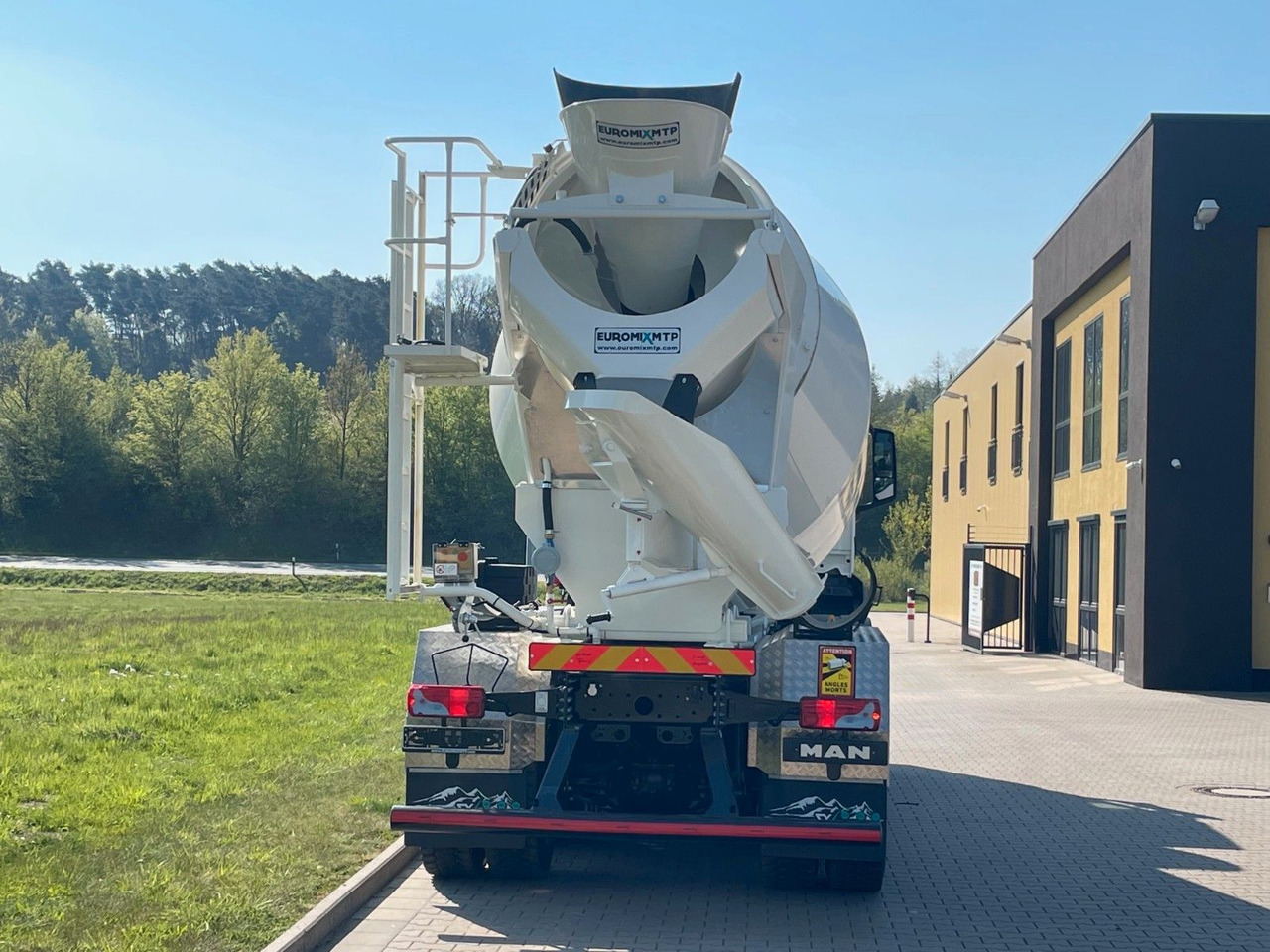 MAN TGS 35.520 8x4 /Euro6e EuromixMTP EM 10 L - Fahrmischer: das Bild 5 MAN TGS 35.520 8x4 /Euro6e EuromixMTP EM 10 L - Fahrmischer: das Bild 5
