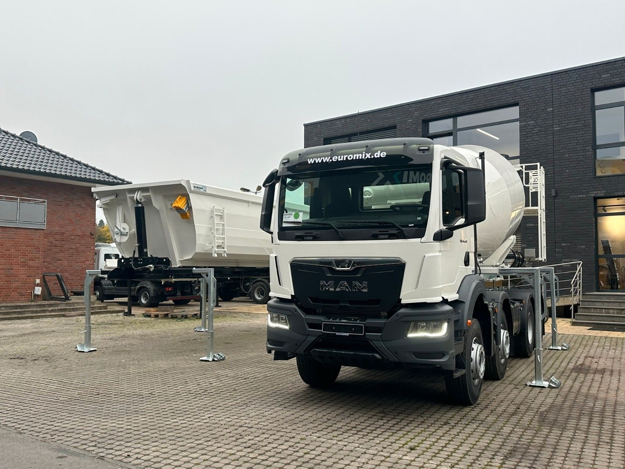 MAN TGS 41.480 8x4 WECHSELSYSTEM KIPPER+MISCHER - Fahrmischer, Kippaufbau: das Bild 2 MAN TGS 41.480 8x4 WECHSELSYSTEM KIPPER+MISCHER - Fahrmischer, Kippaufbau: das Bild 2