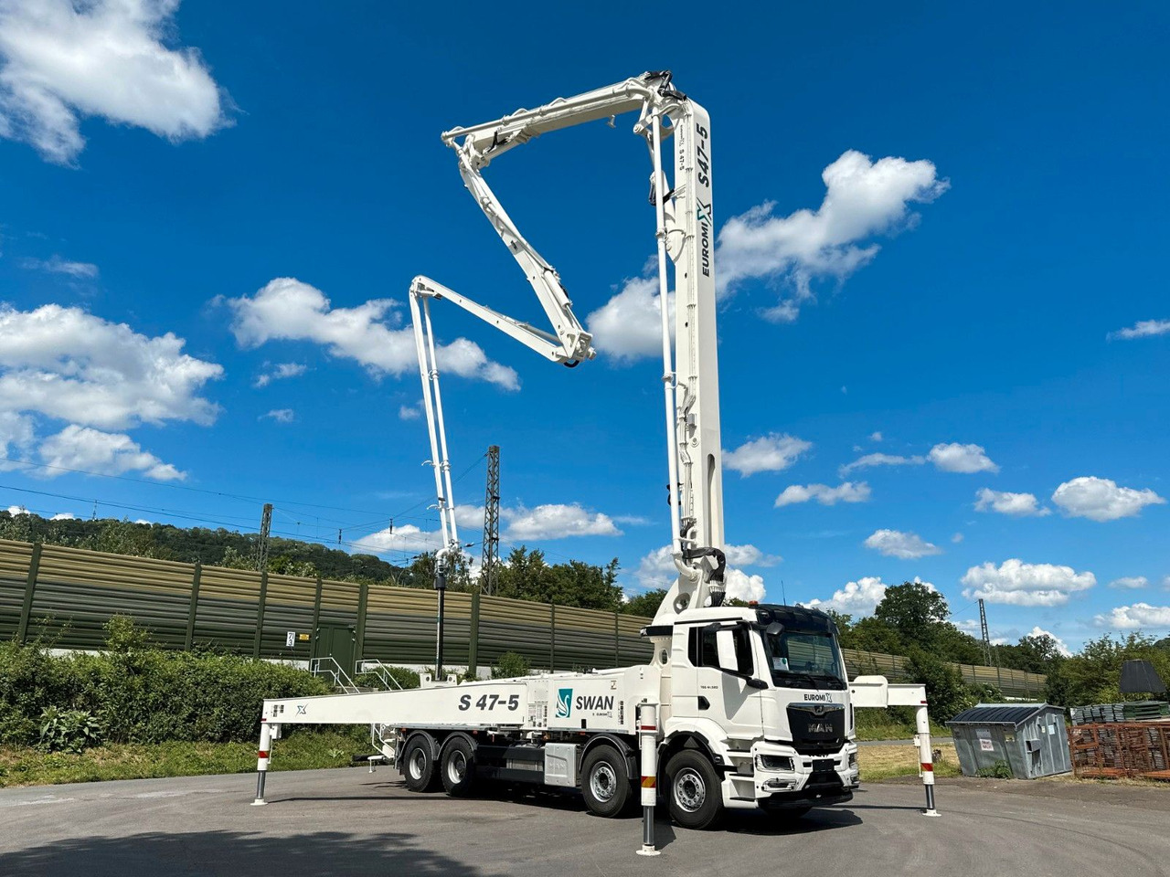 MAN TGS 41.520 8x4 SWAN TSP 47-5 160RZ ( 47m ) - Fahrmischer: das Bild 2 MAN TGS 41.520 8x4 SWAN TSP 47-5 160RZ ( 47m ) - Fahrmischer: das Bild 2