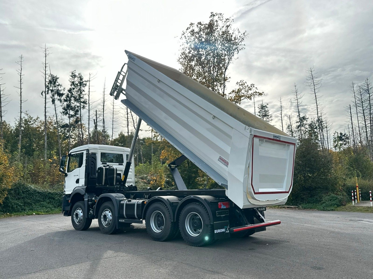 MAN TGS 41.520 BB 8X4 Euromix Retarder - Kipper: das Bild 5 MAN TGS 41.520 BB 8X4 Euromix Retarder - Kipper: das Bild 5