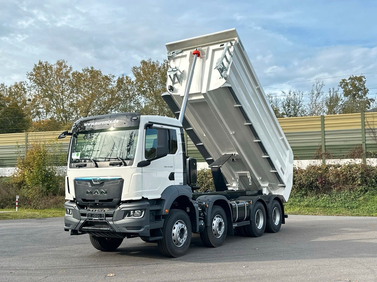 MAN TGS 41.520 BB 8X4 Euromix Retarder - Kipper: das Bild 3 MAN TGS 41.520 BB 8X4 Euromix Retarder - Kipper: das Bild 3