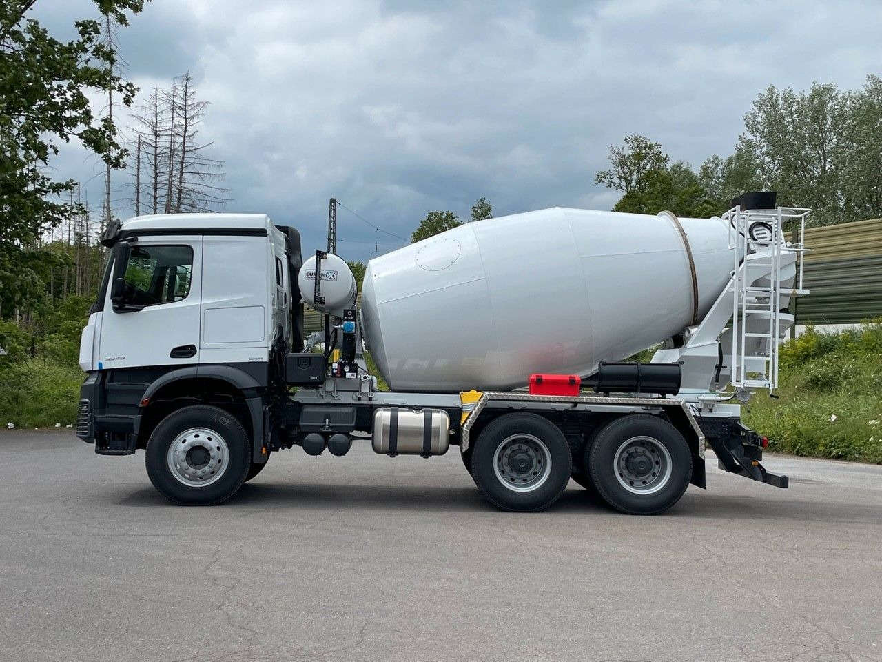Mercedes-Benz 3348 6X4 Arcos 5 EuromixMTP EM 9 R - Fahrmischer: das Bild 3 Mercedes-Benz 3348 6X4 Arcos 5 EuromixMTP EM 9 R - Fahrmischer: das Bild 3