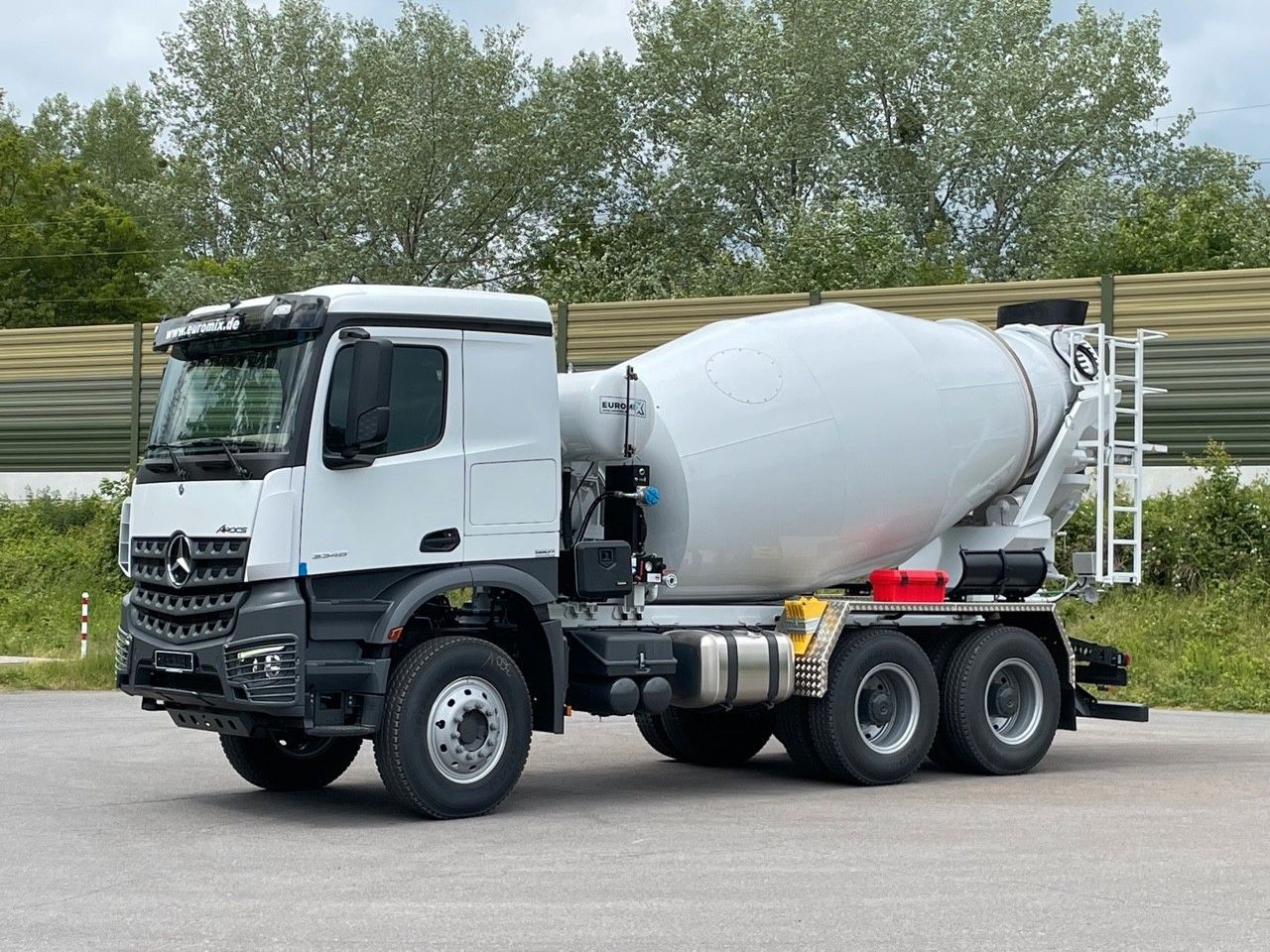 Mercedes-Benz 3348 6X4 Arcos 5 EuromixMTP EM 9 R - Fahrmischer: das Bild 1 Mercedes-Benz 3348 6X4 Arcos 5 EuromixMTP EM 9 R - Fahrmischer: das Bild 1