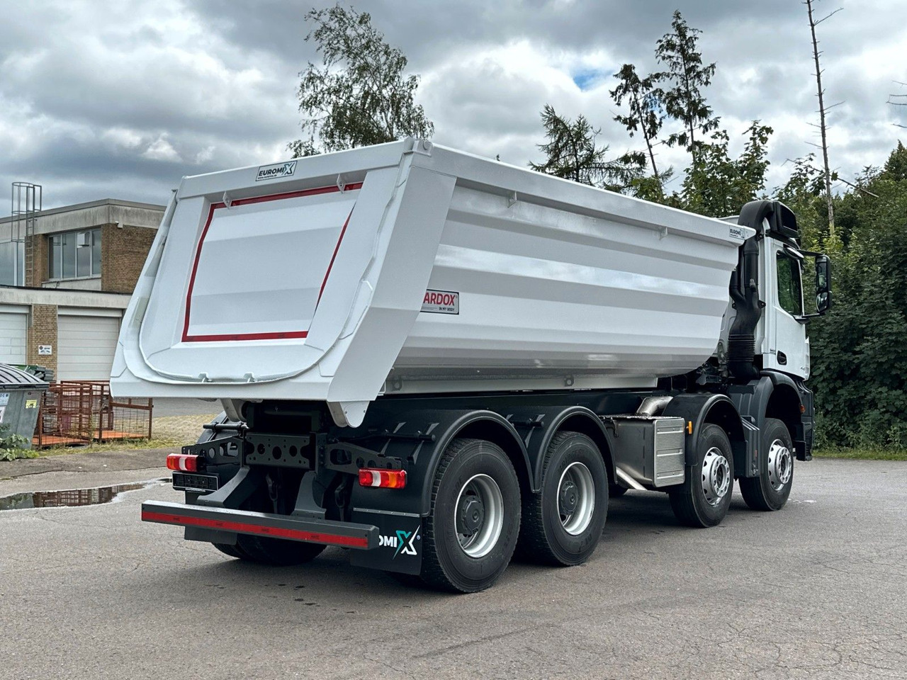 Mercedes-Benz 4142 8X4 Mulden- Kipper - EuromixMTP - Kipper: das Bild 5 Mercedes-Benz 4142 8X4 Mulden- Kipper - EuromixMTP - Kipper: das Bild 5