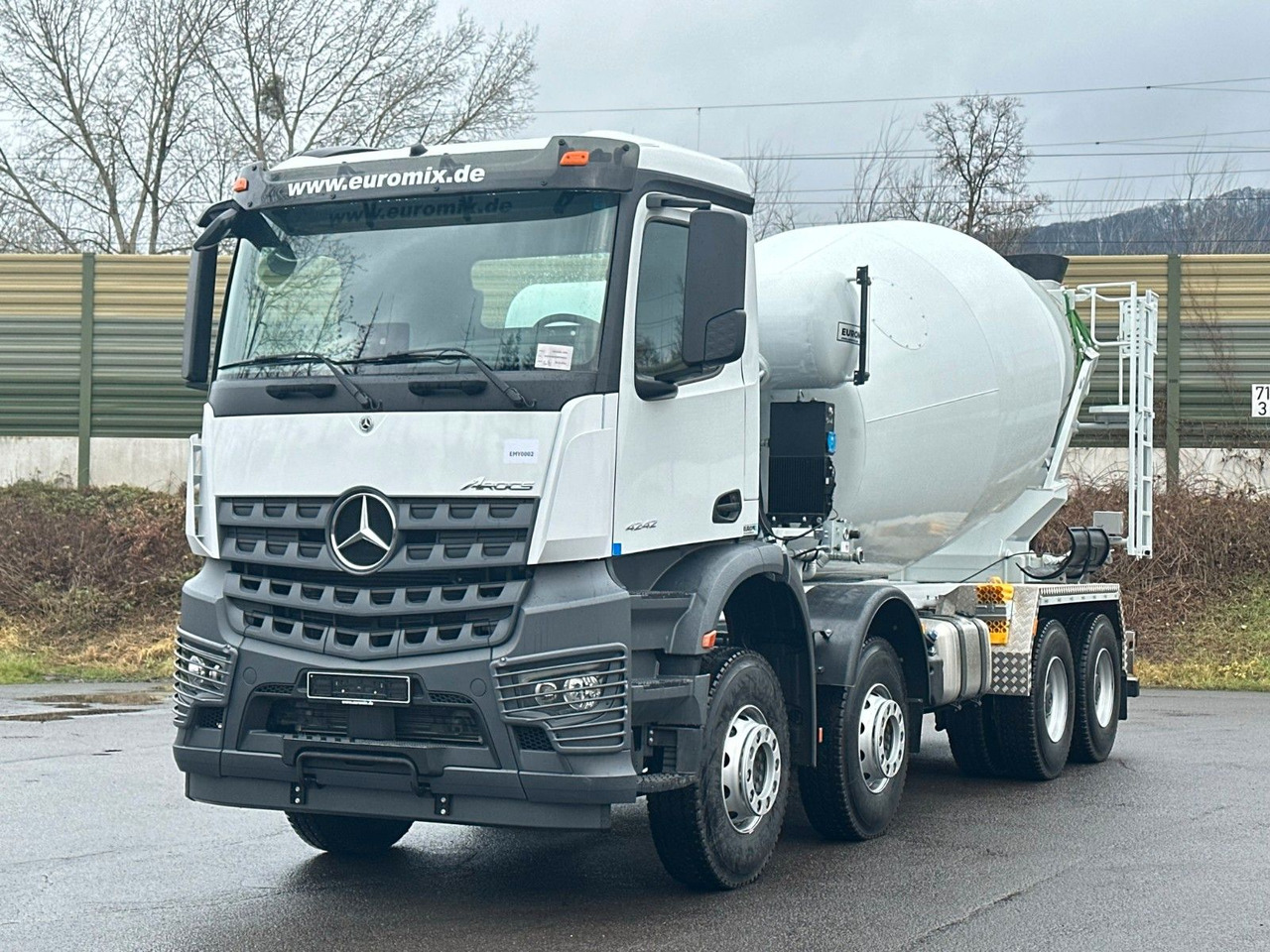 Mercedes-Benz AROCS 5 4242 8x4 Euro5 EuromixMTP EM 12m R - Fahrmischer: das Bild 2 Mercedes-Benz AROCS 5 4242 8x4 Euro5 EuromixMTP EM 12m R - Fahrmischer: das Bild 2