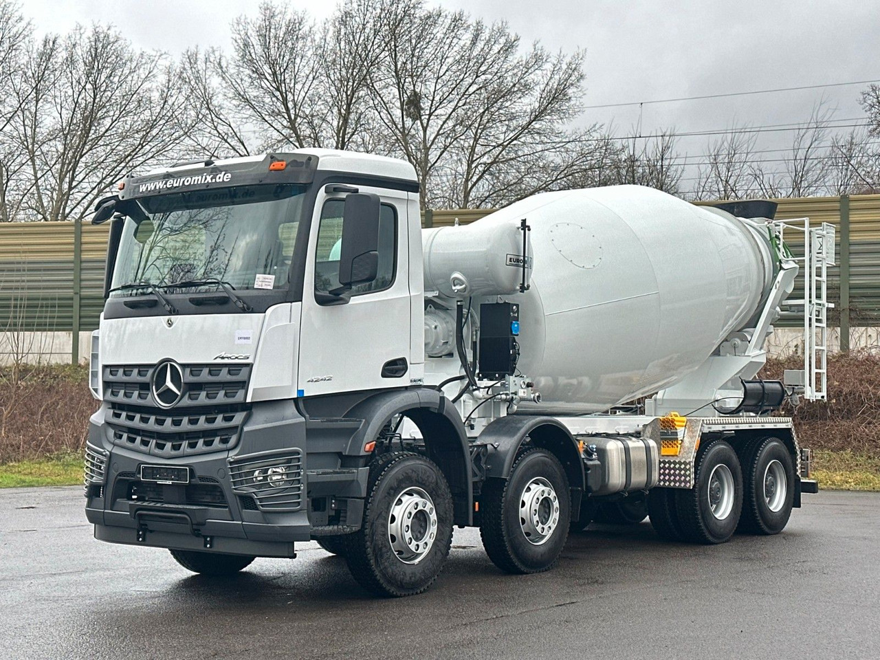 Mercedes-Benz AROCS 5 4242 8x4 Euro5 EuromixMTP EM 12m R - Fahrmischer: das Bild 1 Mercedes-Benz AROCS 5 4242 8x4 Euro5 EuromixMTP EM 12m R - Fahrmischer: das Bild 1
