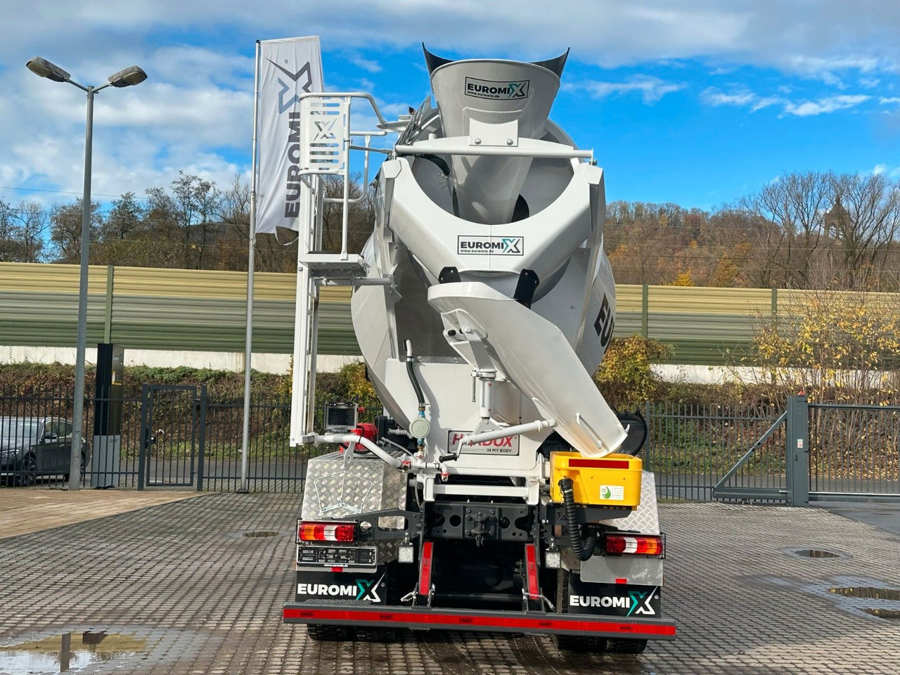 Mercedes-Benz Arocs 5 3540 8x4 EURO 6e EuromixMTP EM 9 L - Fahrmischer: das Bild 5 Mercedes-Benz Arocs 5 3540 8x4 EURO 6e EuromixMTP EM 9 L - Fahrmischer: das Bild 5