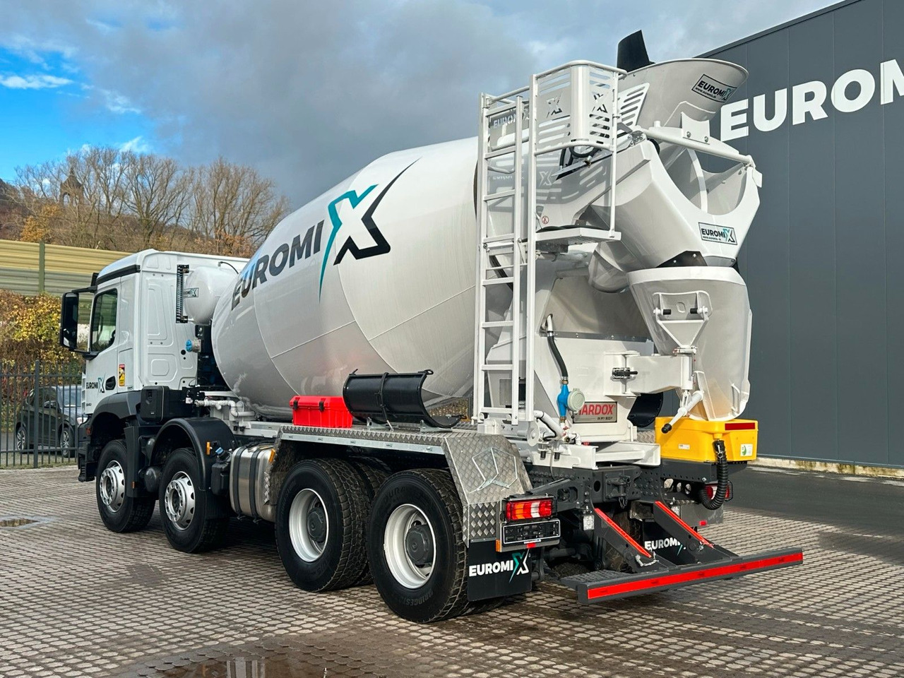 Mercedes-Benz Arocs 5 3540 8x4 EURO 6e EuromixMTP EM 9 L - Fahrmischer: das Bild 4 Mercedes-Benz Arocs 5 3540 8x4 EURO 6e EuromixMTP EM 9 L - Fahrmischer: das Bild 4