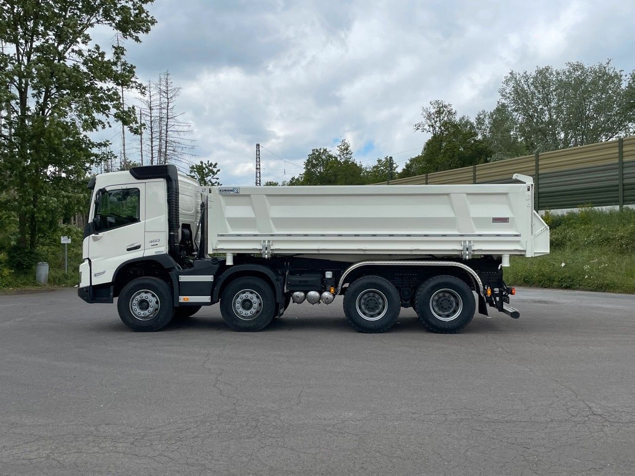Volvo FMX 460 8x4 / WECHSELSYSTEM KIPPER+MISCHER Volvo FMX 460 8x4 / WECHSELSYSTEM KIPPER+MISCHER - Fahrmischer: das Bild 3 Volvo FMX 460 8x4 / WECHSELSYSTEM KIPPER+MISCHER Volvo FMX 460 8x4 / WECHSELSYSTEM KIPPER+MISCHER - Fahrmischer: das Bild 3