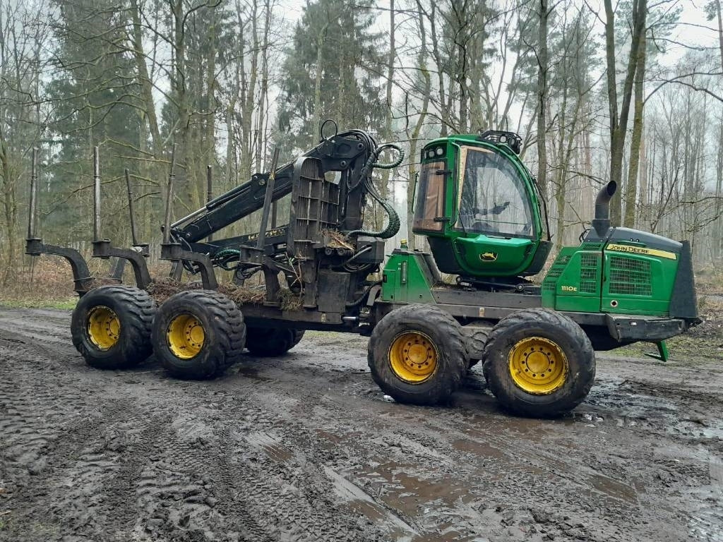 John Deere 1110 E - Forwarder: das Bild 2 John Deere 1110 E - Forwarder: das Bild 2
