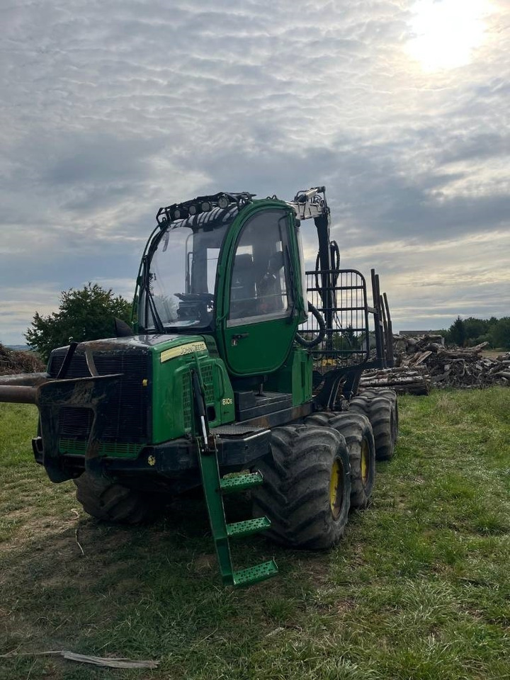 John Deere 810 E - Forwarder: das Bild 2 John Deere 810 E - Forwarder: das Bild 2