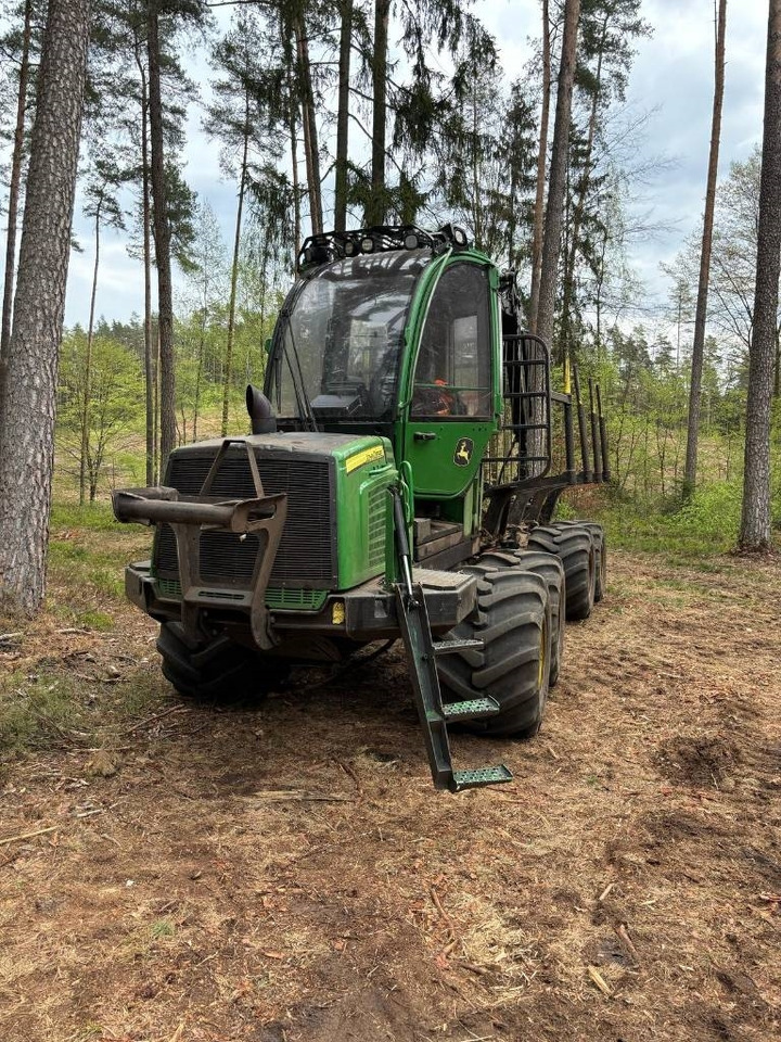 John Deere 810 E - Forwarder: das Bild 2 John Deere 810 E - Forwarder: das Bild 2