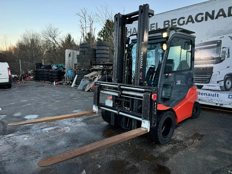 Toyota 8FBMT45 Electric, 3.600h, 2015 - Elektrostapler: das Bild 3 Toyota 8FBMT45 Electric, 3.600h, 2015 - Elektrostapler: das Bild 3