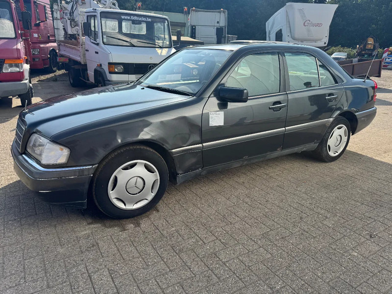 Mercedes-Benz C-Klasse **C220DIESEL-BELGIANCAR** - Limousine: das Bild 1 Mercedes-Benz C-Klasse **C220DIESEL-BELGIANCAR** - Limousine: das Bild 1