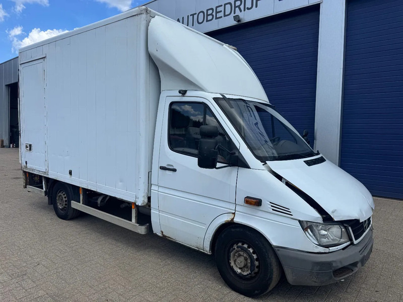 Mercedes-Benz Sprinter 313 **BOX+LIFT** - Koffer Transporter: das Bild 3 Mercedes-Benz Sprinter 313 **BOX+LIFT** - Koffer Transporter: das Bild 3