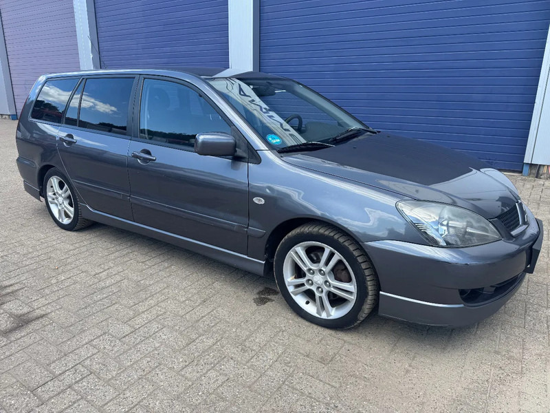 Mitsubishi Lancer **1600PETROL-AIRCO** - PKW: das Bild 1 Mitsubishi Lancer **1600PETROL-AIRCO** - PKW: das Bild 1