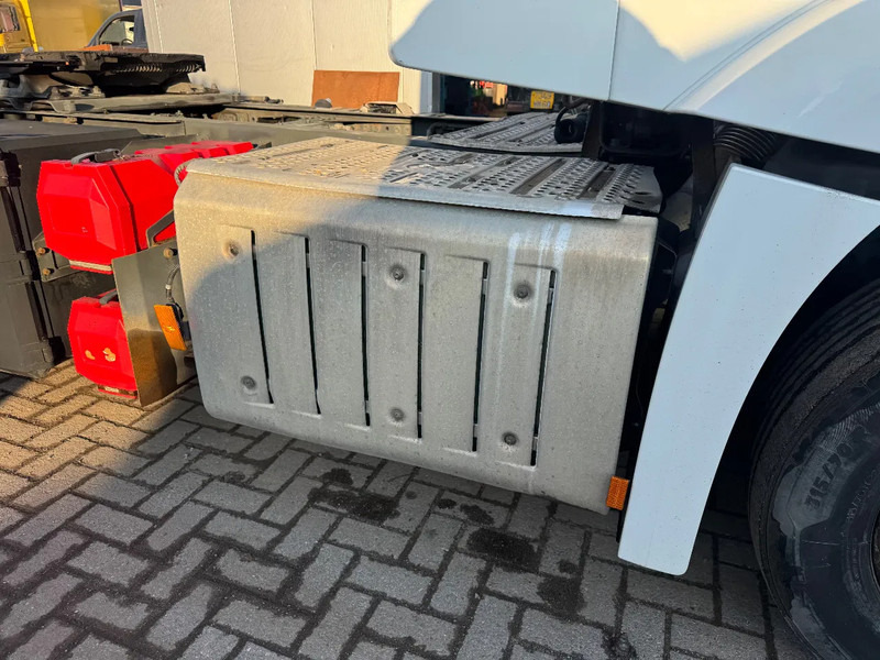 Mercedes-Benz Actros 1843 **BLUETEC 6-LOW MILEAGE-FRENCH TRUCK** - Sattelzugmaschine: das Bild 4 Mercedes-Benz Actros 1843 **BLUETEC 6-LOW MILEAGE-FRENCH TRUCK** - Sattelzugmaschine: das Bild 4