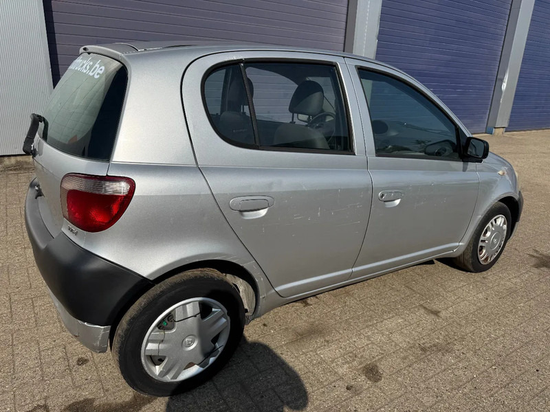Toyota Yaris **PETROL-AIRCO** - Schrägheck: das Bild 4 Toyota Yaris **PETROL-AIRCO** - Schrägheck: das Bild 4
