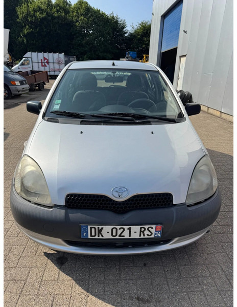 Toyota Yaris **PETROL-AIRCO** - Schrägheck: das Bild 2 Toyota Yaris **PETROL-AIRCO** - Schrägheck: das Bild 2