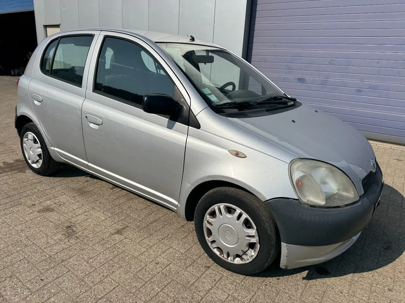 Toyota Yaris **PETROL-AIRCO** - Schrägheck: das Bild 3 Toyota Yaris **PETROL-AIRCO** - Schrägheck: das Bild 3