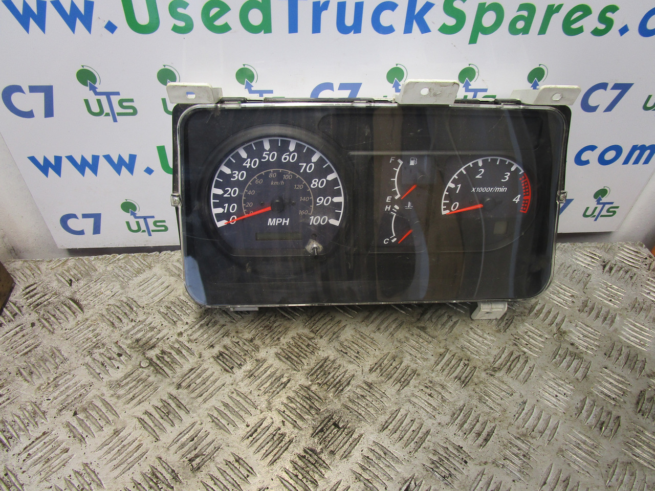 ISUZU NQR CLOCK CLUSTER AUTO P/NO 8981248910 - Elektrische Ausrüstung für LKW: das Bild 1 ISUZU NQR CLOCK CLUSTER AUTO P/NO 8981248910 - Elektrische Ausrüstung für LKW: das Bild 1