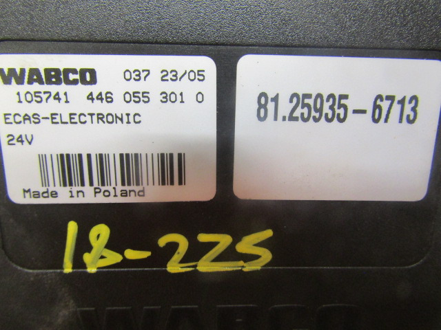 MAN M2000 18.225 ECAS ECU P/NO 81.25935.6713 - Steuergerät für LKW: das Bild 2 MAN M2000 18.225 ECAS ECU P/NO 81.25935.6713 - Steuergerät für LKW: das Bild 2