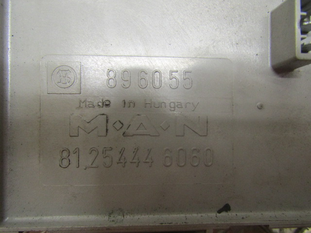 MAN TGA FUSEBOARD P/NO 81.25444.6060 - Elektrische Ausrüstung für LKW: das Bild 2 MAN TGA FUSEBOARD P/NO 81.25444.6060 - Elektrische Ausrüstung für LKW: das Bild 2