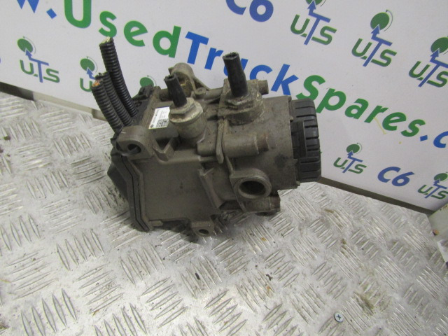 MAN TGM EBS MODULE P/NO 81.52106.6013 / 0486203023 - Bremsteile für LKW: das Bild 1 MAN TGM EBS MODULE P/NO 81.52106.6013 / 0486203023 - Bremsteile für LKW: das Bild 1