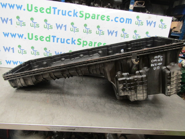 MERCEDES ACTROS MP4 OM471-6 ENGINE OIL SUMP P/NO A4710106113 - Motor und Teile für LKW: das Bild 1 MERCEDES ACTROS MP4 OM471-6 ENGINE OIL SUMP P/NO A4710106113 - Motor und Teile für LKW: das Bild 1