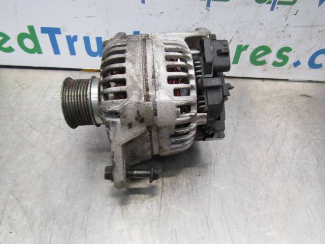 VOLVO FH13A ALTERNATOR 24V / 110A - Elektrische Ausrüstung für LKW: das Bild 1 VOLVO FH13A ALTERNATOR 24V / 110A - Elektrische Ausrüstung für LKW: das Bild 1