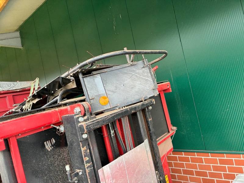 Case 7088 Axial-Flow - Mähdrescher: das Bild 3 Case 7088 Axial-Flow - Mähdrescher: das Bild 3