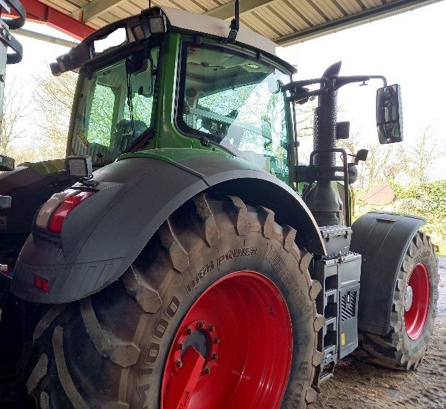 Fendt 824 - Traktor: das Bild 3 Fendt 824 - Traktor: das Bild 3