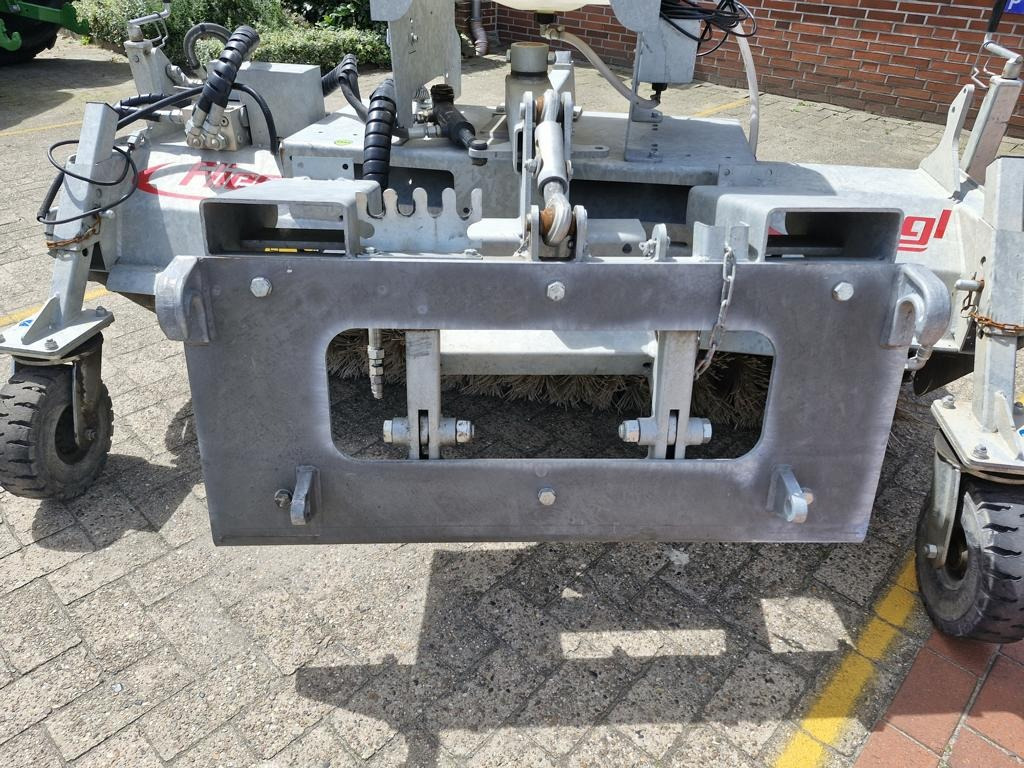 Fliegl KEH 1850 TYPE 600 - Mähwerk: das Bild 4 Fliegl KEH 1850 TYPE 600 - Mähwerk: das Bild 4