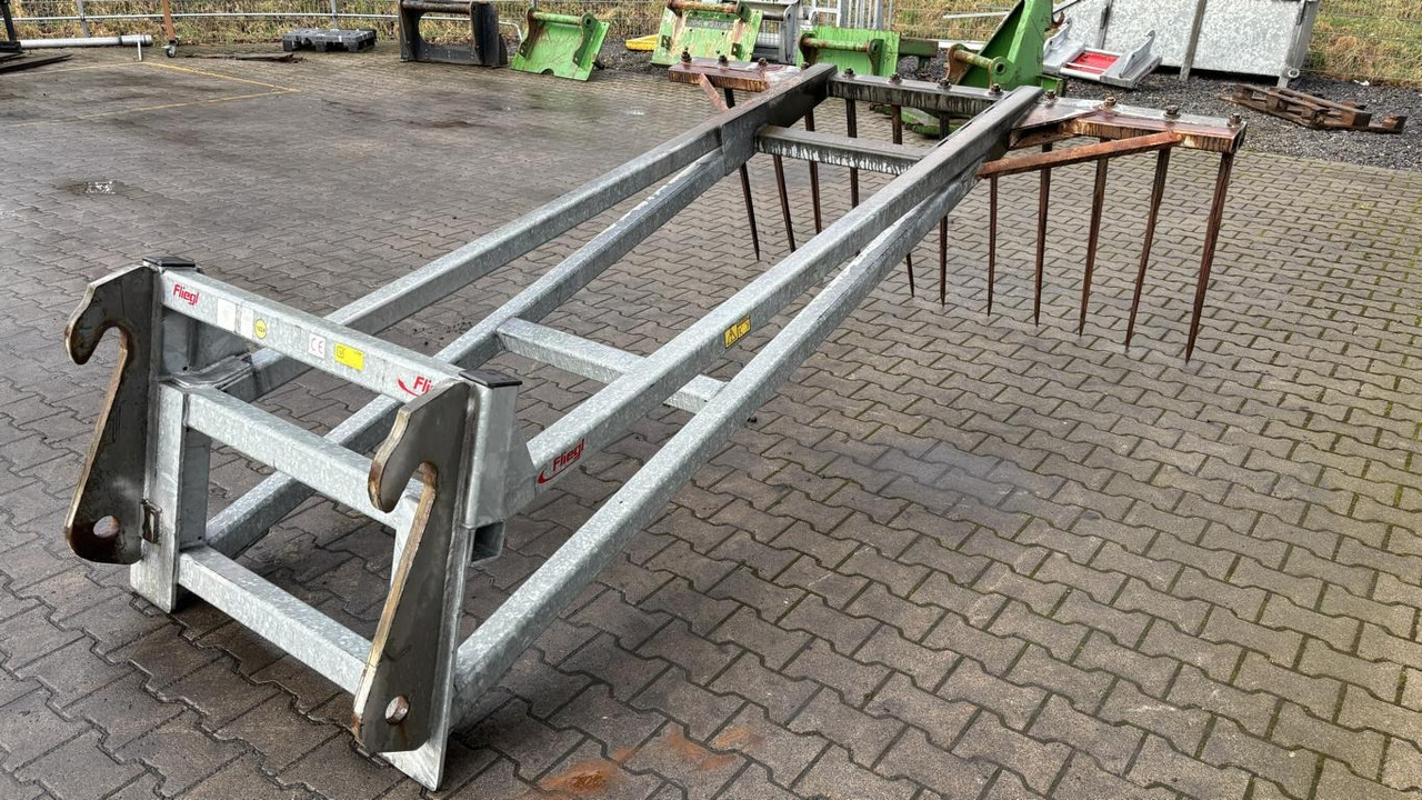 Fliegl SILOPRATZE 3000 MM - Silotechnik: das Bild 5 Fliegl SILOPRATZE 3000 MM - Silotechnik: das Bild 5