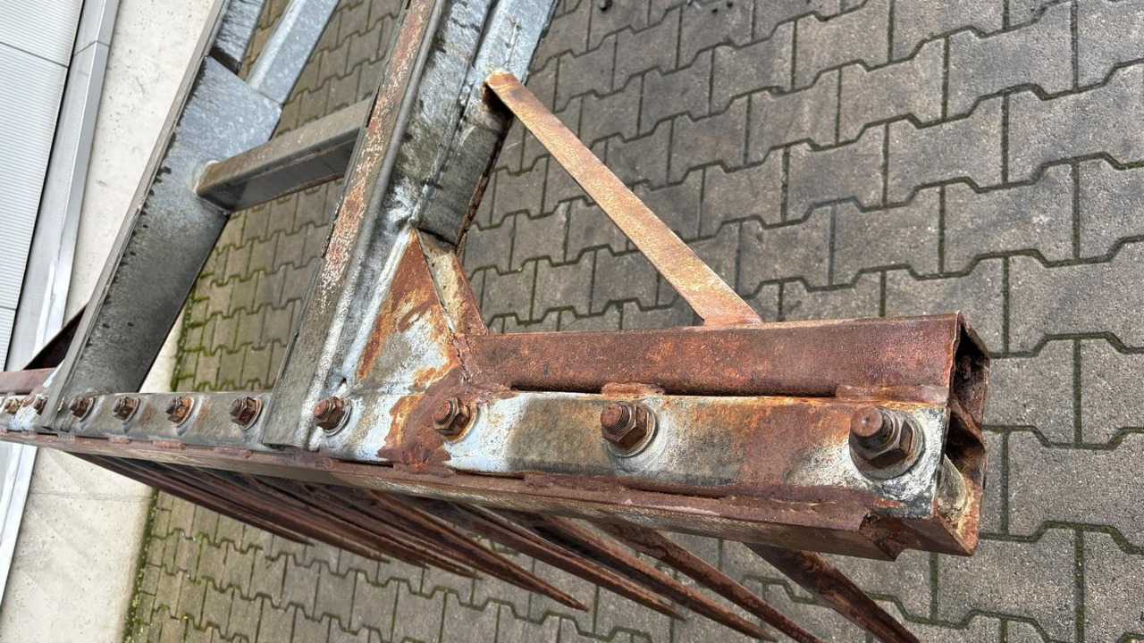 Fliegl SILOPRATZE 3000 MM - Silotechnik: das Bild 2 Fliegl SILOPRATZE 3000 MM - Silotechnik: das Bild 2