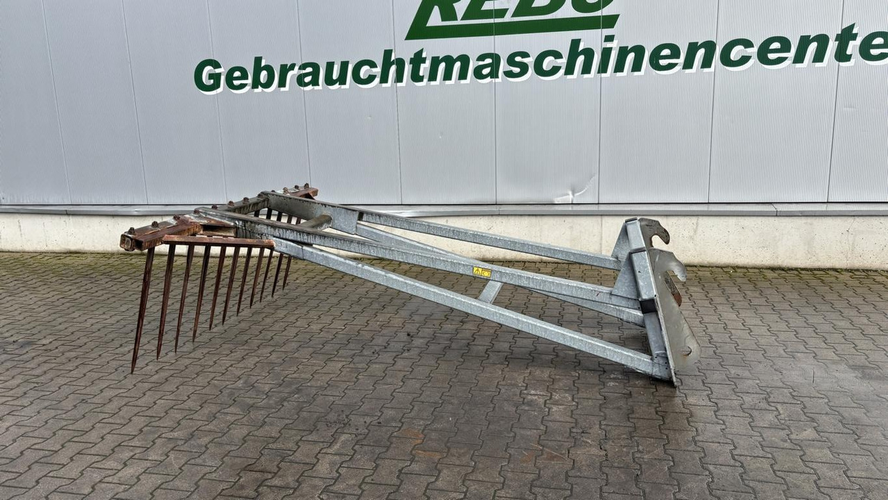 Fliegl SILOPRATZE 3000 MM - Silotechnik: das Bild 1 Fliegl SILOPRATZE 3000 MM - Silotechnik: das Bild 1