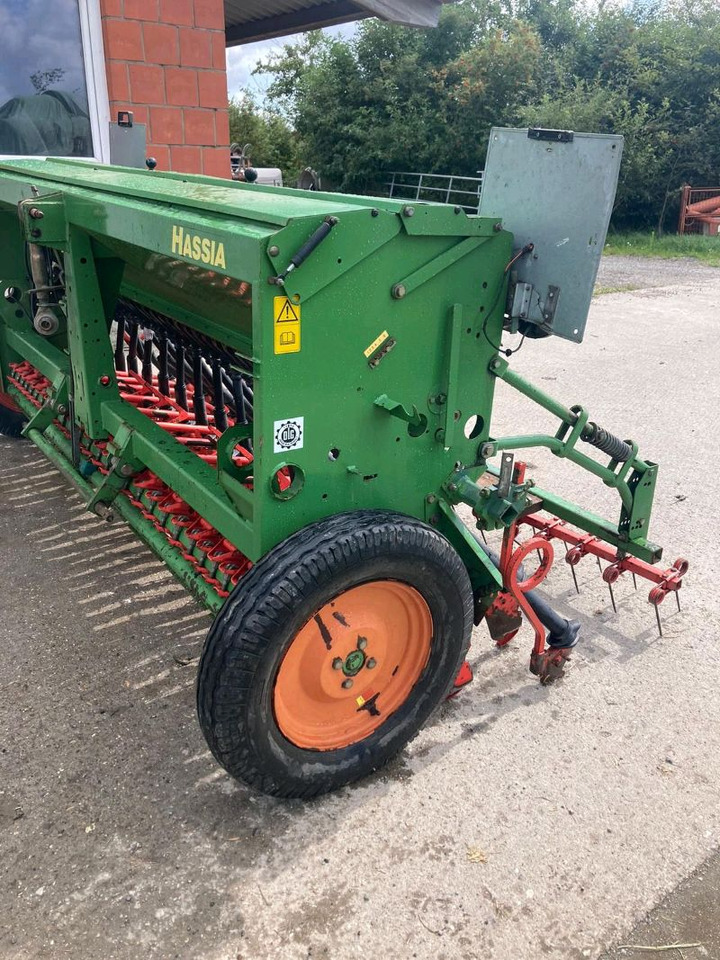 Hassia Euro 300/29 - Technik für Bodenbearbeitung: das Bild 4 Hassia Euro 300/29 - Technik für Bodenbearbeitung: das Bild 4