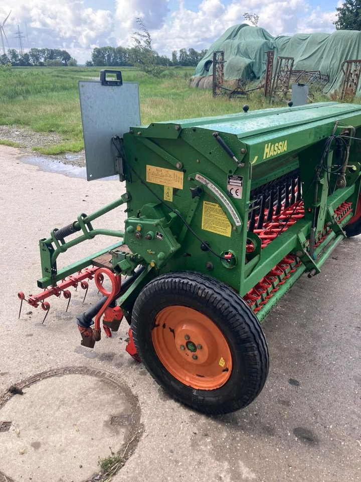 Hassia Euro 300/29 - Technik für Bodenbearbeitung: das Bild 5 Hassia Euro 300/29 - Technik für Bodenbearbeitung: das Bild 5