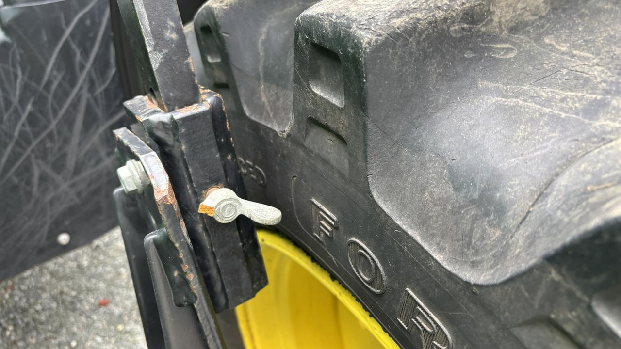 John Deere 6120M 4298L - Kommunaltraktor: das Bild 2 John Deere 6120M 4298L - Kommunaltraktor: das Bild 2