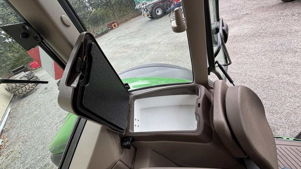 John Deere 6M240 - Traktor: das Bild 2 John Deere 6M240 - Traktor: das Bild 2