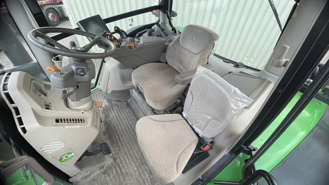 Traktor neu kaufen John Deere 6R215: das Bild 16