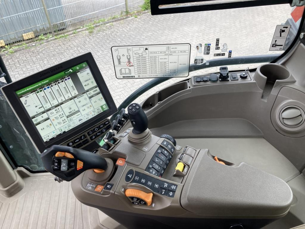 John Deere 8RX370 - Traktor: das Bild 5 John Deere 8RX370 - Traktor: das Bild 5