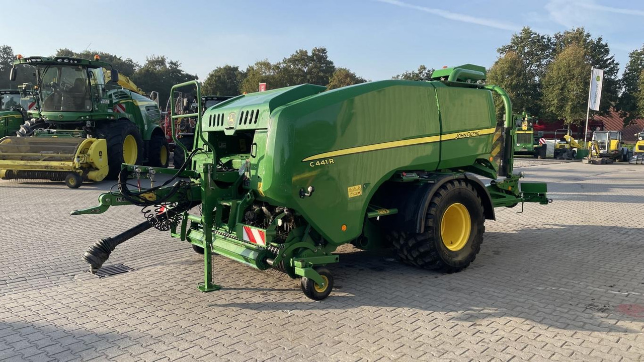 John Deere C441R - Grünlandtechnik: das Bild 1 John Deere C441R - Grünlandtechnik: das Bild 1