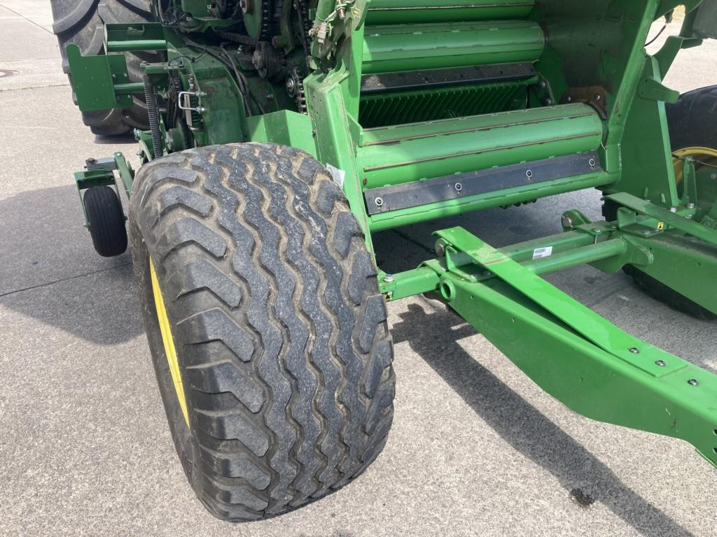 John Deere V461M - PAKET FÜR RUNDBALLENPR - Ballenwickelgerät: das Bild 5 John Deere V461M - PAKET FÜR RUNDBALLENPR - Ballenwickelgerät: das Bild 5