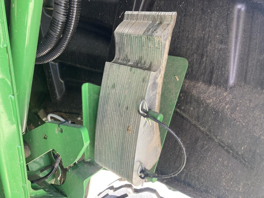 John Deere V461M - PAKET FÜR RUNDBALLENPR - Ballenwickelgerät: das Bild 3 John Deere V461M - PAKET FÜR RUNDBALLENPR - Ballenwickelgerät: das Bild 3