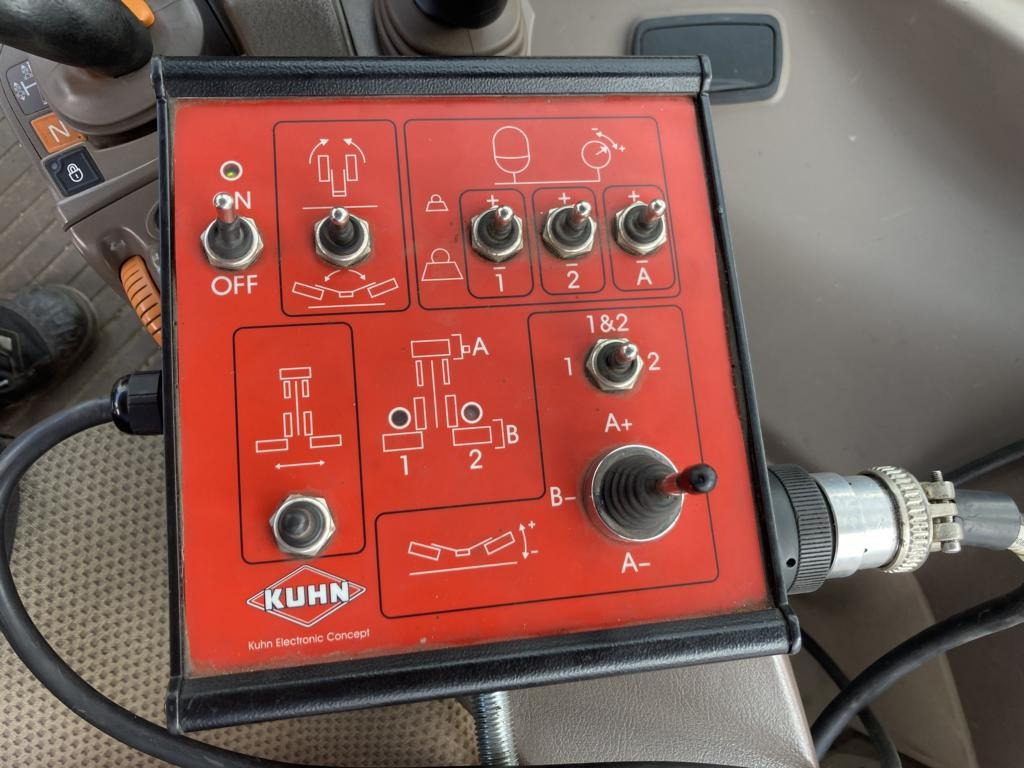 Kuhn GMD 883 - Mähwerk: das Bild 3 Kuhn GMD 883 - Mähwerk: das Bild 3